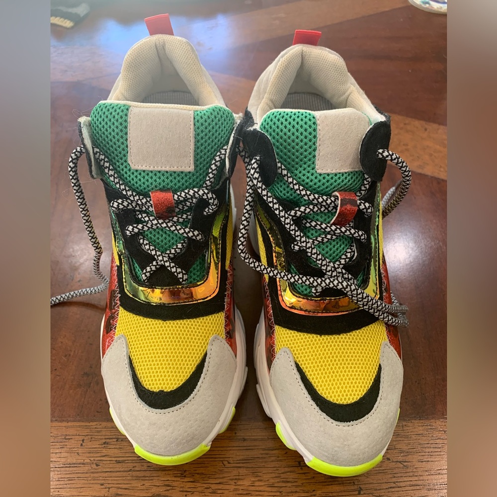 Platform sneakers